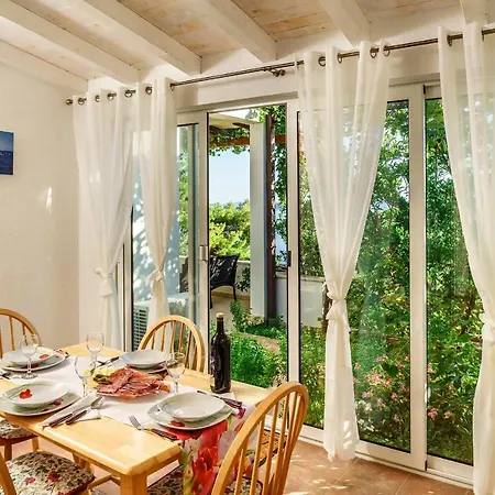 Apartmán By The Sea Pisak, Omis - 6897 Mimice