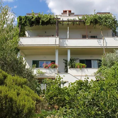 By The Sea Pisak, Omis - 6897 Mimice